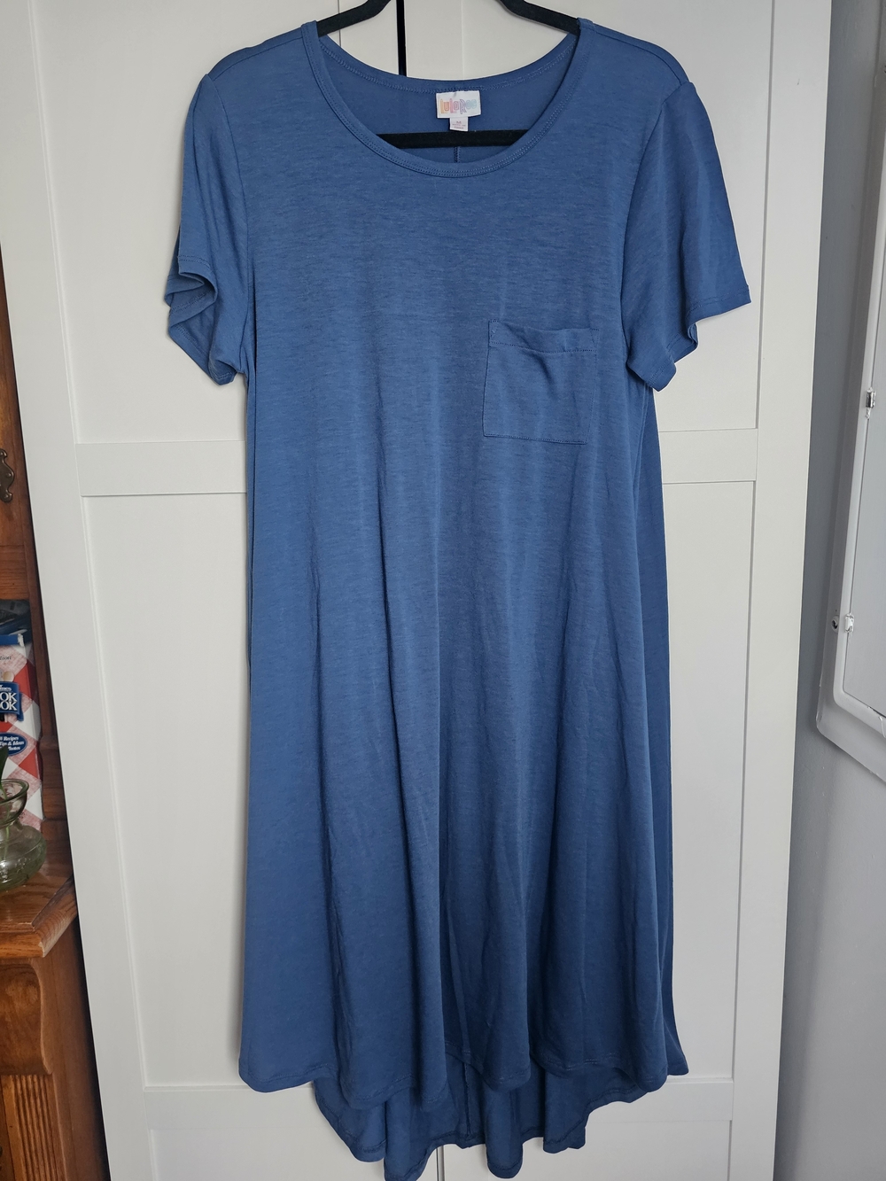 LuLaRoe Carly Swing Dress Women's Medium Blue High-Low Pocket T-Shirt Dress M